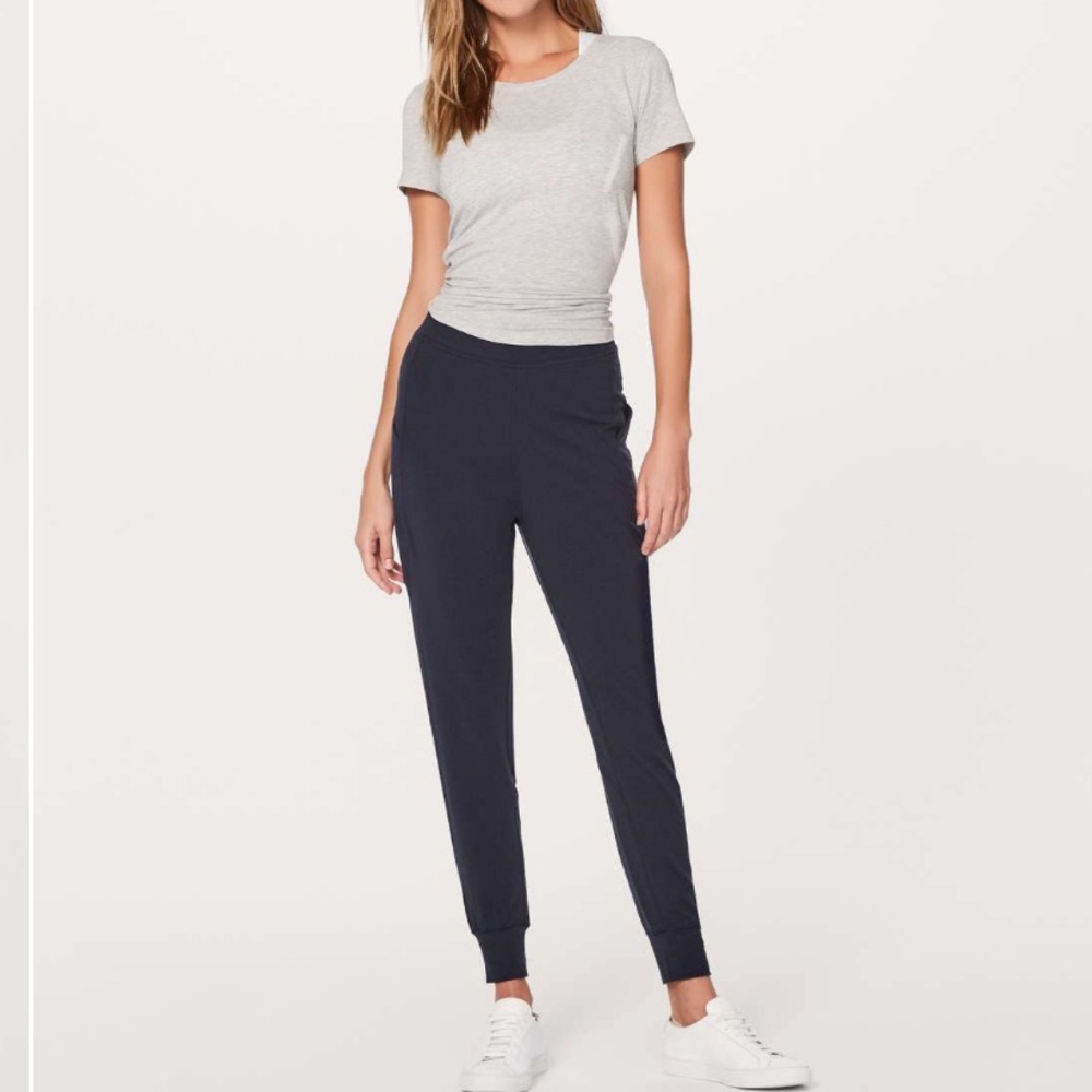 Lululemon Meant To Move Pant 27" Midnight Navy size 6